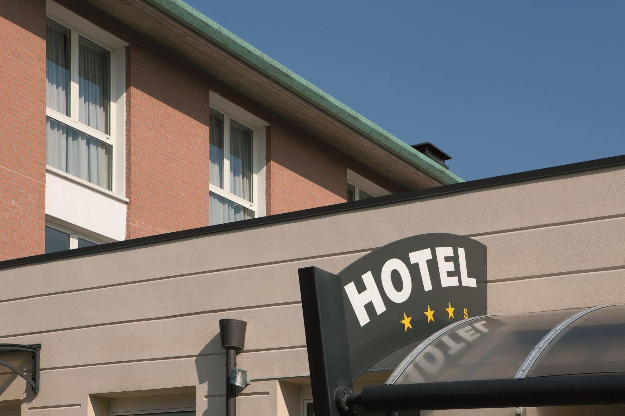 Rosso Frizzante Hotel Sorbara Buitenkant foto