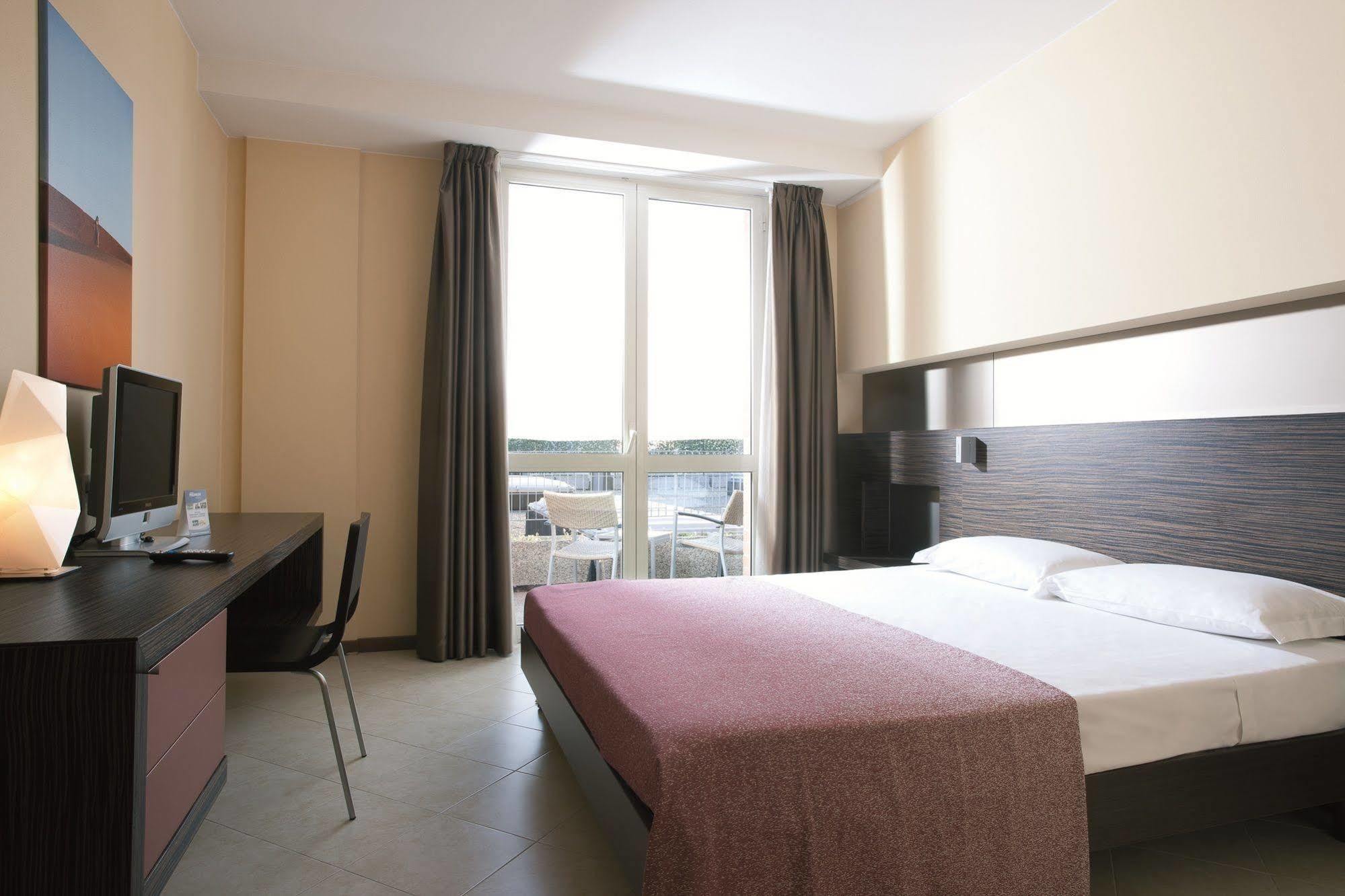 Rosso Frizzante Hotel Sorbara Buitenkant foto