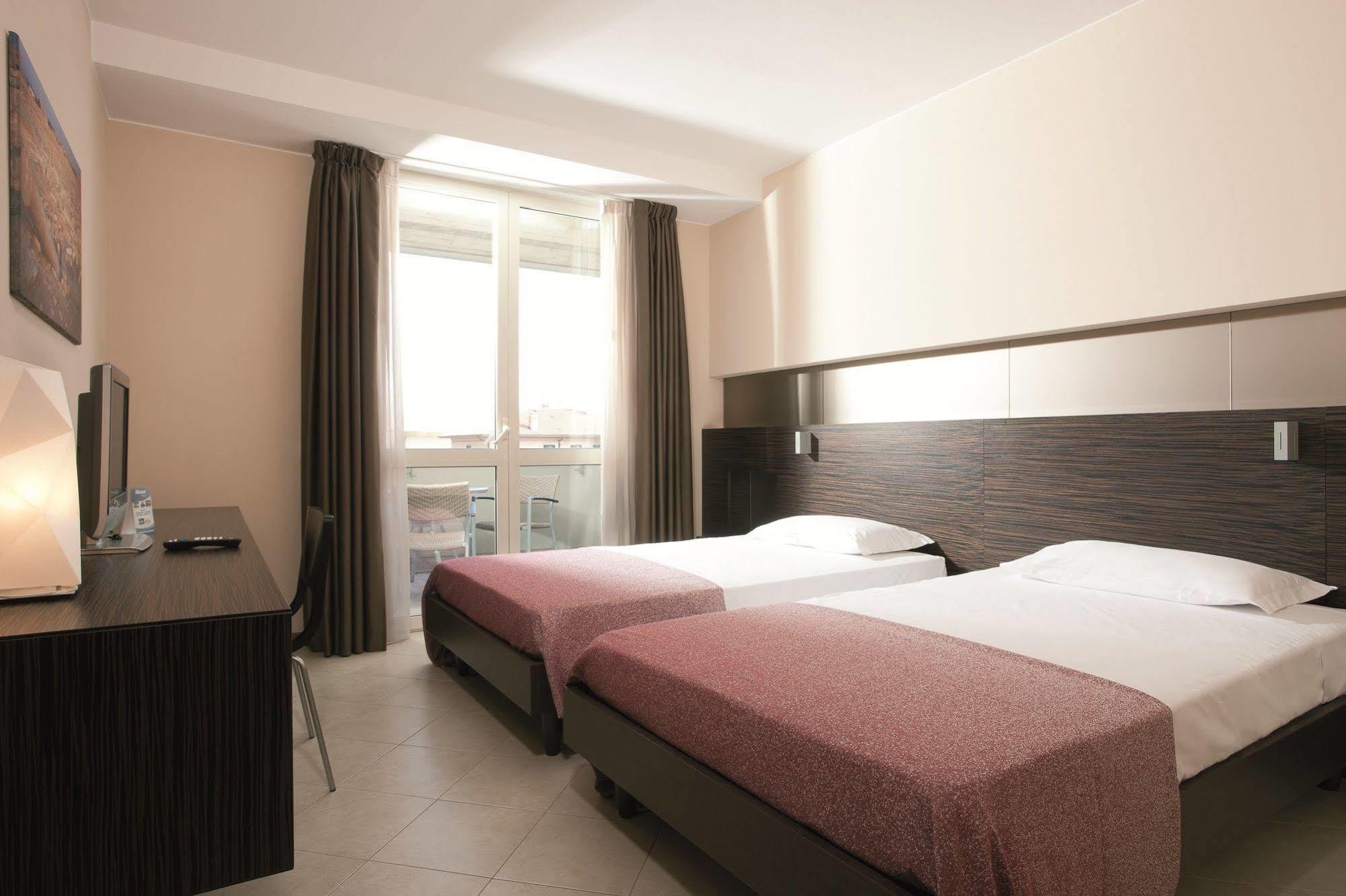 Rosso Frizzante Hotel Sorbara Buitenkant foto